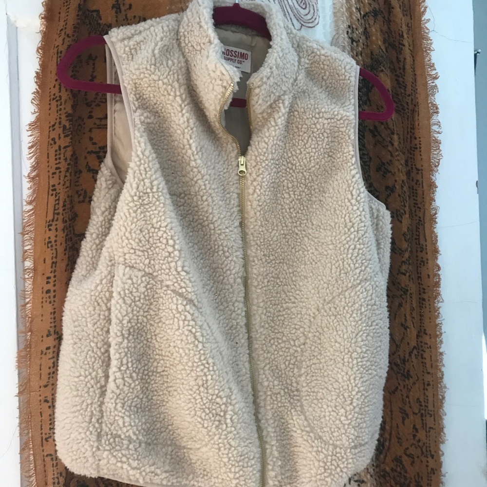Mossimo furry vest NWOT
